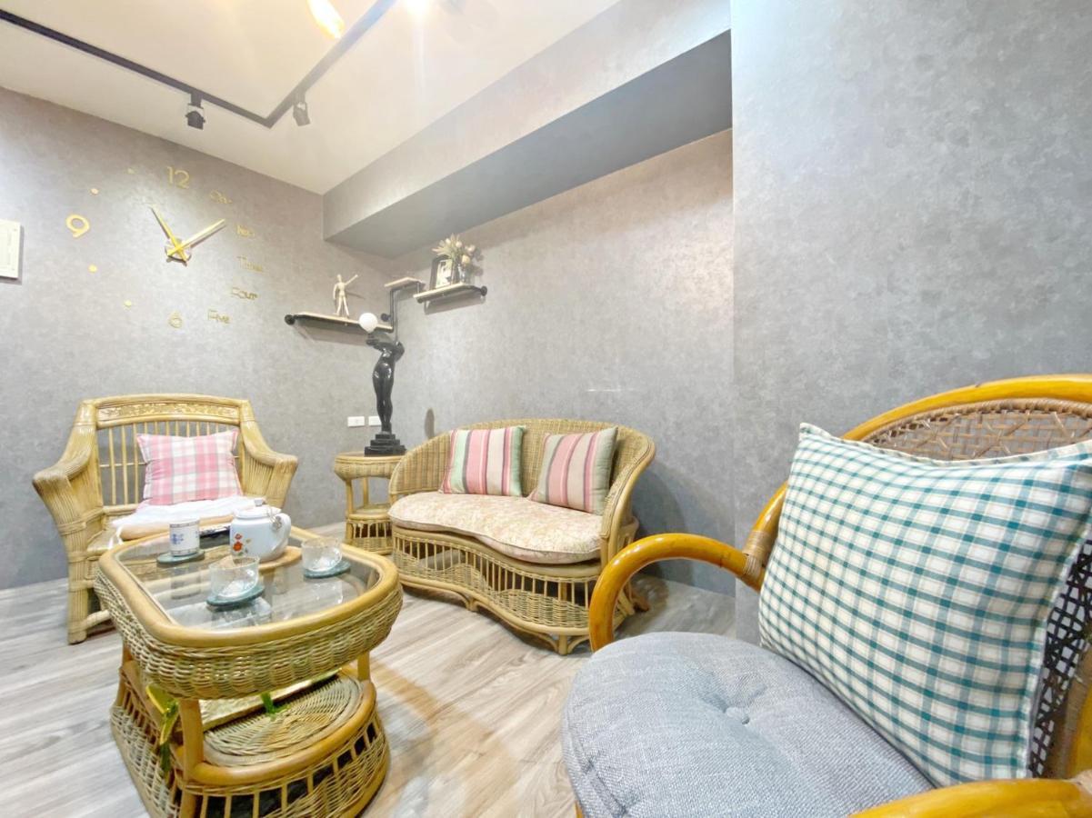 Holayoyo Apartment ไถหนาน ภายนอก รูปภาพ